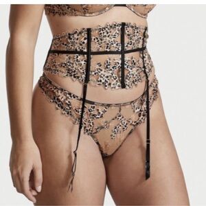NWT Victoria’s Secret Leopard Floral Garter Belt SIZE XS/S
